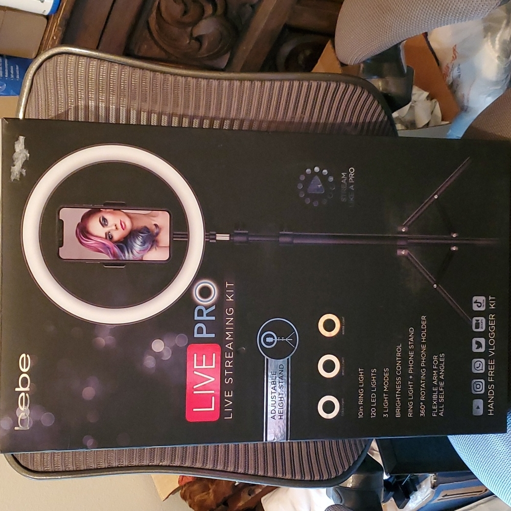 NEW Bebe Live Pro Streaming kit. LIGHT ring. NEW in box